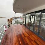 Sealoft Auf Der Ostsee Floatinghouse Trinity By Interhome Διαμέρισμα Peenemunde