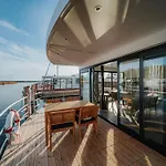Sealoft Auf Der Ostsee Floatinghouse Trinity By Interhome Διαμέρισμα Peenemunde