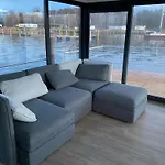 Sealoft Auf Der Ostsee Floatinghouse Trinity By Interhome * Peenemunde