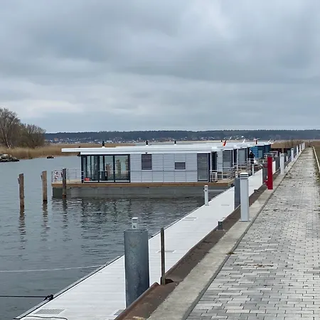 Sealoft Auf Der Ostsee Floatinghouse Trinity By Interhome * Peenemunde
