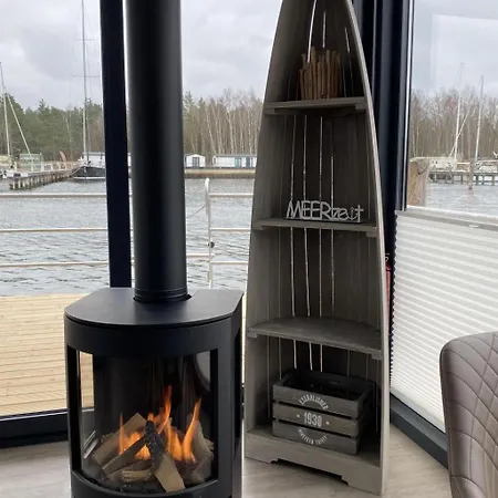 Sealoft Auf Der Ostsee Floatinghouse Trinity By Interhome Lägenhet Peenemunde