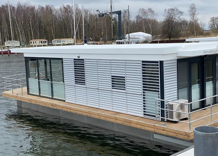 Sealoft Auf Der Ostsee Floatinghouse Trinity By Interhome Appartement Peenemunde
