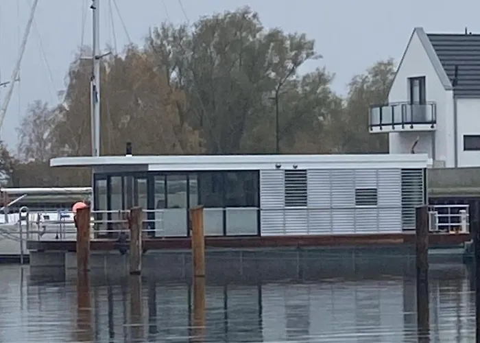 Sealoft Auf Der Ostsee Floatinghouse Trinity By Interhome Appartement Peenemunde