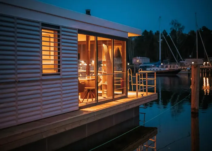 Sealoft Auf Der Ostsee Floatinghouse Trinity By Interhome Appartement Peenemunde