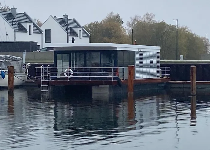 Sealoft Auf Der Ostsee Floatinghouse Trinity By Interhome * Peenemunde