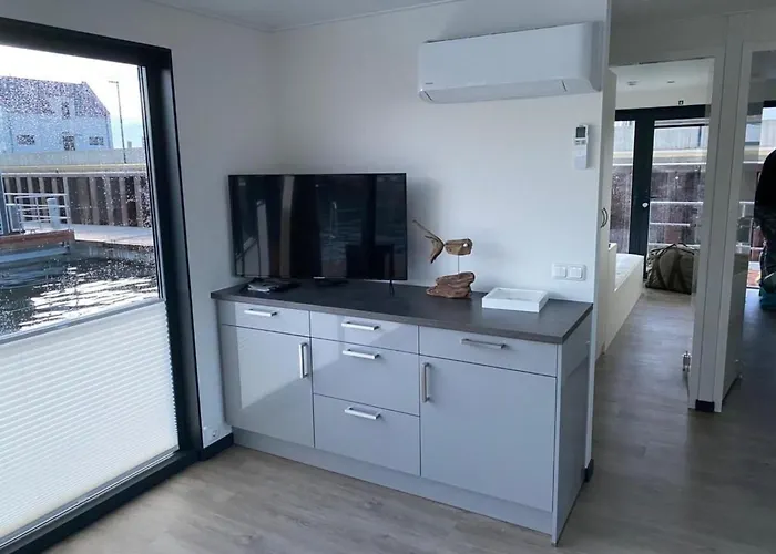 Appartement Sealoft Auf Der Ostsee Floatinghouse Trinity By Interhome *